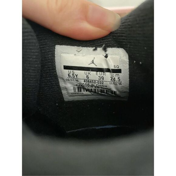 Jordan Nike size 6.5 Youth big kids 4 Retro Royalty (PS) sneakers gold black - Picture 6 of 7